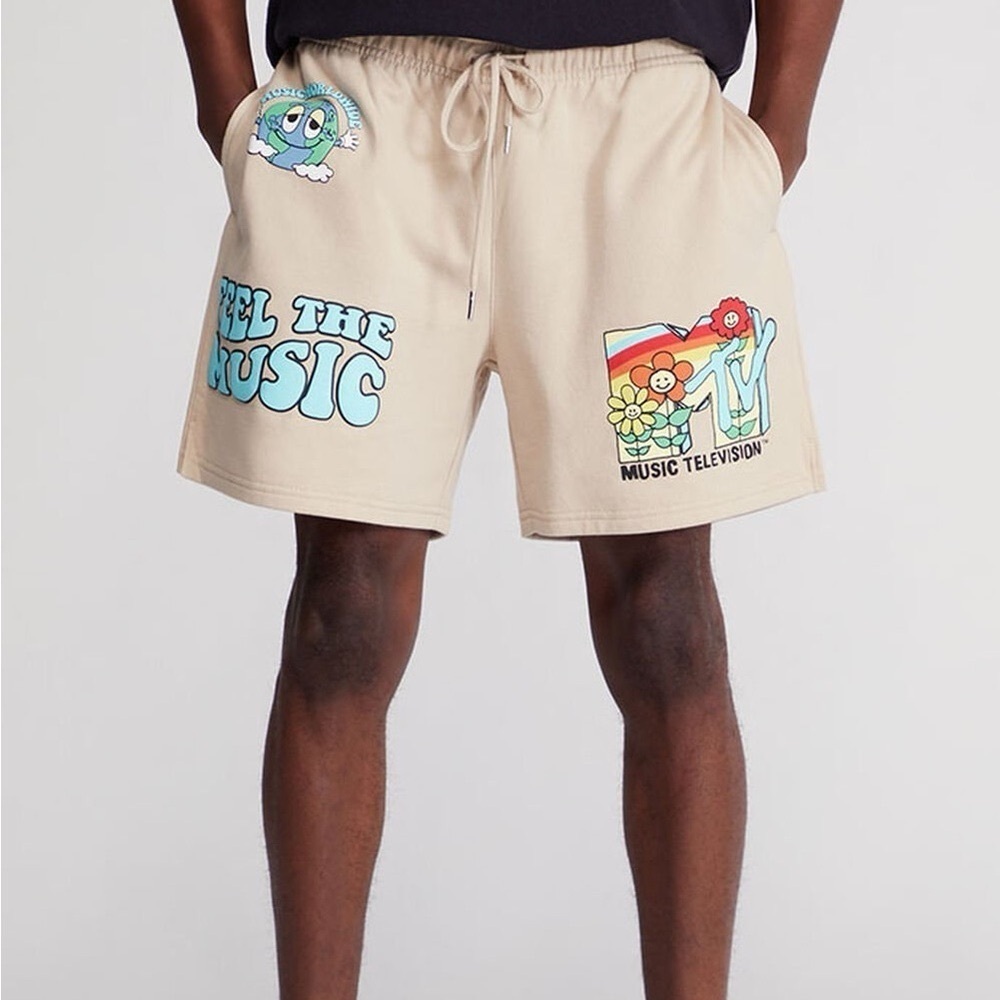 MTV Save Our Home Sweat Shorts in Cream size Small